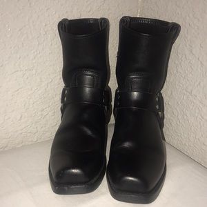 Frye Harness 8R boot